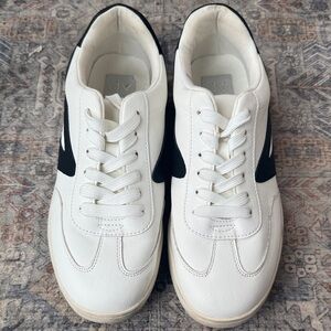 DV Dolce Vita Vasser White & Black Retro Sneakers Size 8.5